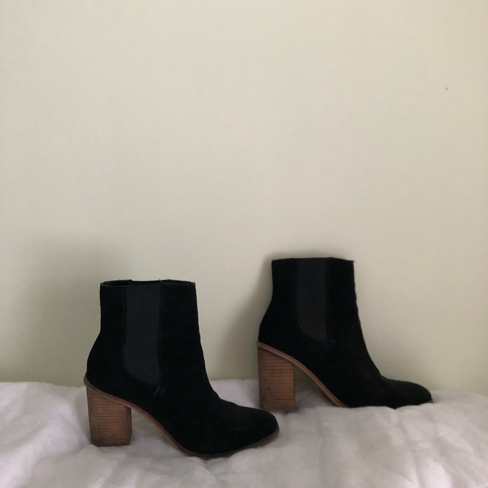Black suede Mango ankle boots